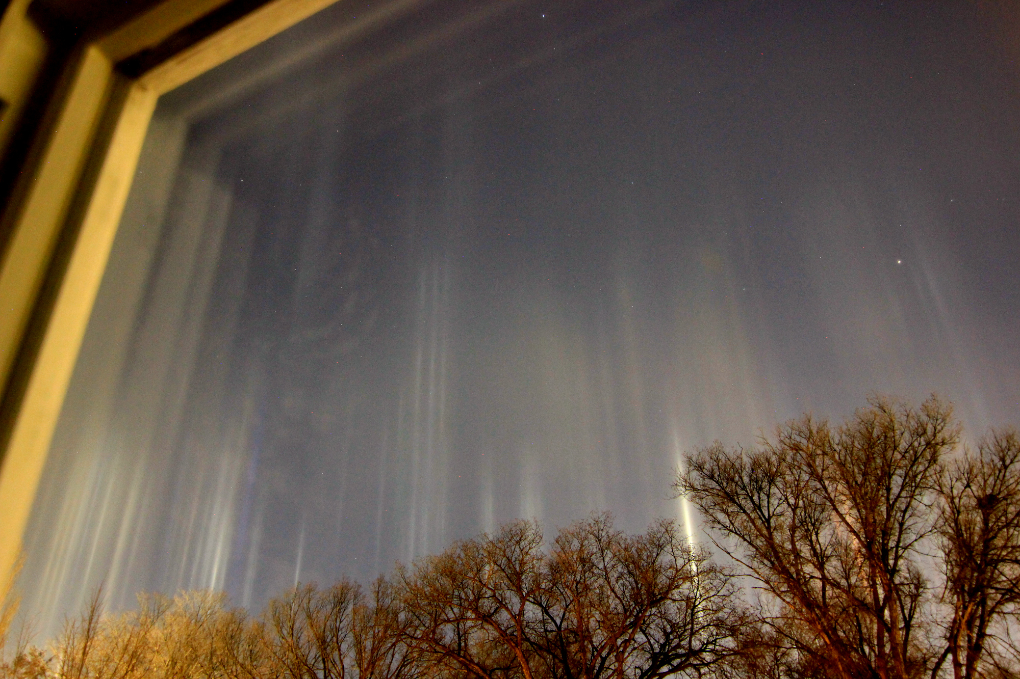 Light pillars from the spare room